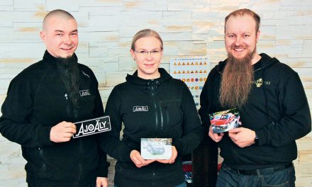 Kertausharjoituksiin autokouluun