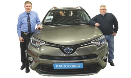 Hybridi kiihtyy kuiskaten