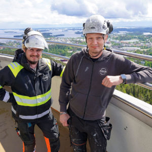 Puijon Remontti ja Suunnittelu Oy tekee remontointiurakat vankalla kokemuksella ja avaimet käteen -periaatteella. Asiakkaan ei tarvitse tilailla työmaalle eri tekijöitä eikä stressata remontin eri vaiheista ja aikatauluista.