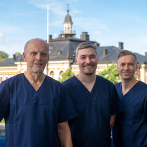 Kuopion torin itälaidalla, Sektorin liiketalossa sijaitseva hammaslääkäriklinikka Dentaalipalvelu tarjoaa yleishammashoidon lisäksi laajat erikoishammaslääkärien palvelut. Kuopion vanhimmalla hammaslääkärien yhteisvastaanotolla uusin teknologia yhdistyy käsityöhön ja ihmisläheiseen asiakaspalveluun.