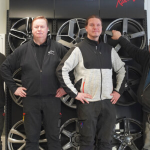 Rengas-Vartilta löydät renkaat sekä vanteet kaikkiin henkilö- ja pakettiautoihin ja ammattitaitoinen henkilökunta auttaa valitsemaan juuri oikean kokoiset ja tyyppiset renkaat toiveittesi mukaan.